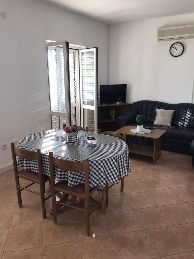 Seven Seas Apartments Mlini Bagian luar foto